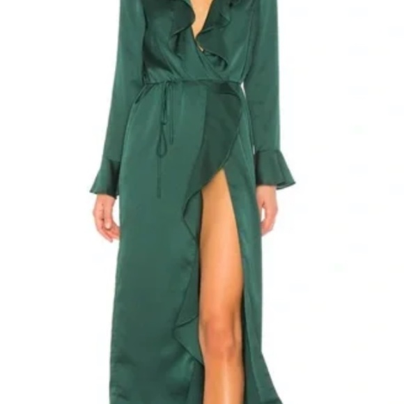 Tularosa Green Satin Michelle Robe Size M -NWT - Picture 2 of 8